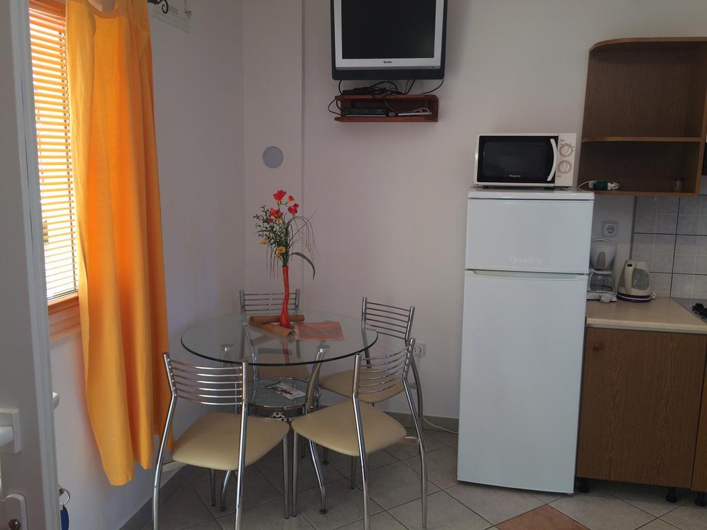 Apartment Kolundzic Novi Vinodolski Room photo