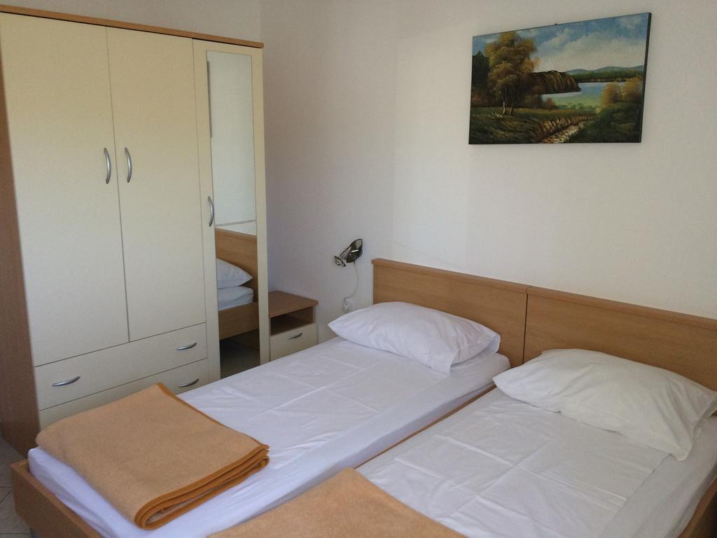 Apartment Kolundzic Novi Vinodolski Room photo