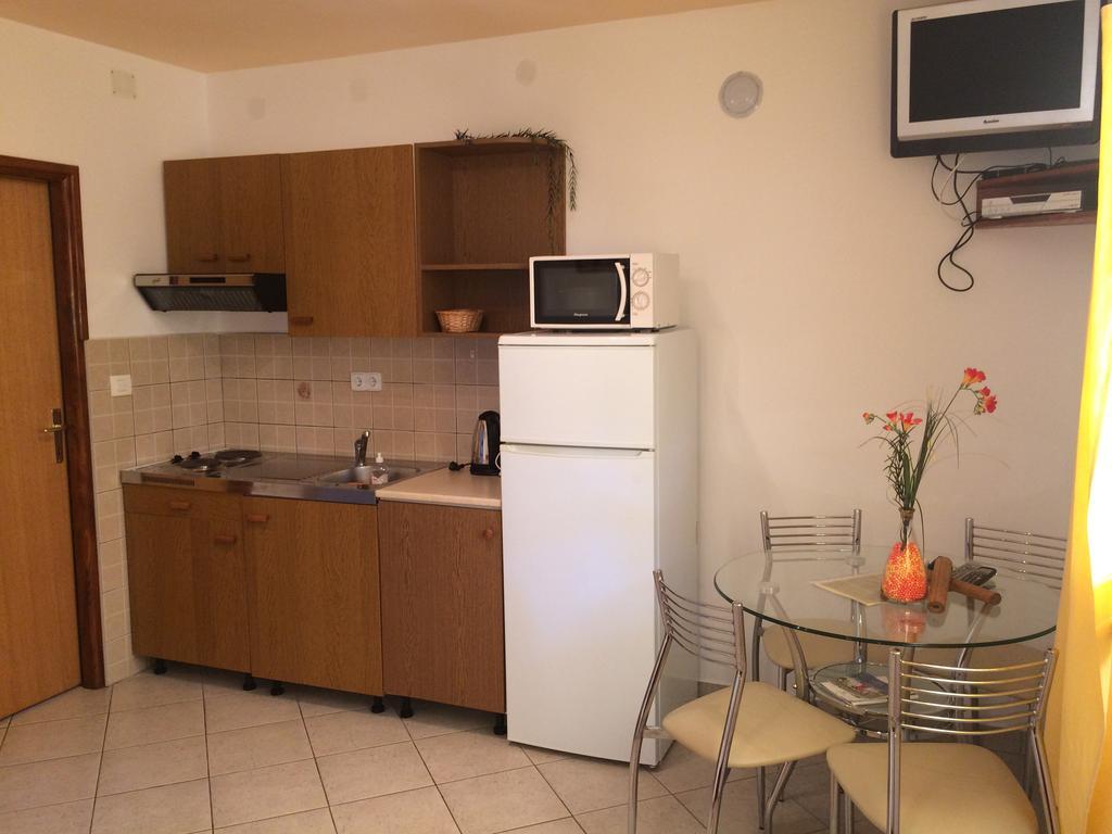 Apartment Kolundzic Novi Vinodolski Room photo