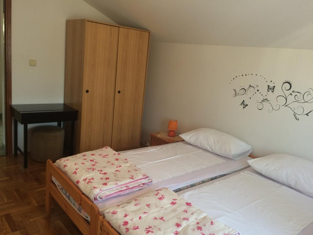 Apartment Kolundzic Novi Vinodolski Room photo