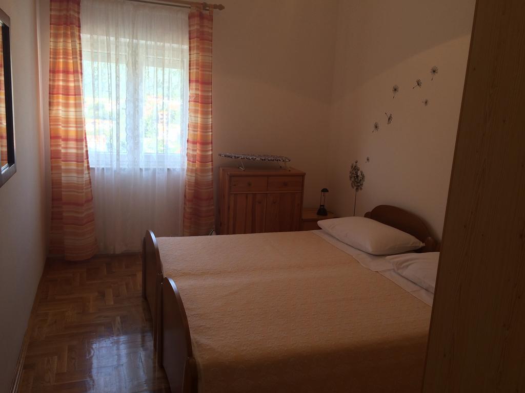 Apartment Kolundzic Novi Vinodolski Room photo